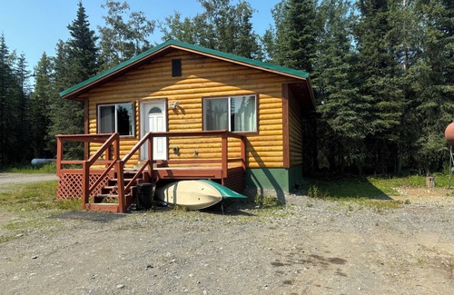 Cohoe Cabin | Cohoe Loop Kasilof Cabin: Sleeps family of 3