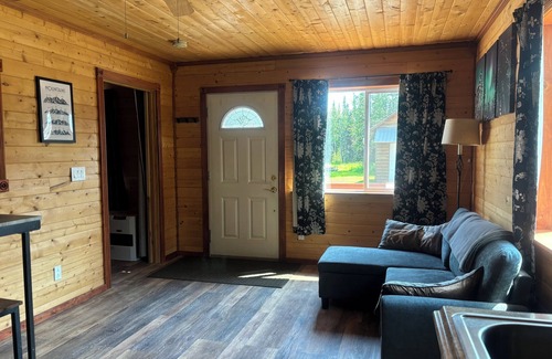 Cohoe Cabin | Cohoe Loop Kasilof Cabin: Sleeps family of 3