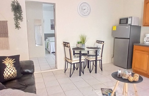 Cole Bay Apartment | Cole Bay - Chic 1-bedroom furished apartment in walking distance to Simpsonbay