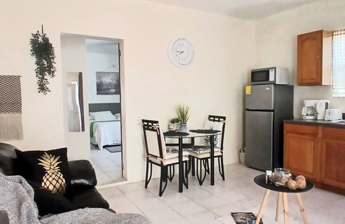 Cole Bay Apartment | Cole Bay - Chic 1-bedroom furished apartment in walking distance to Simpsonbay