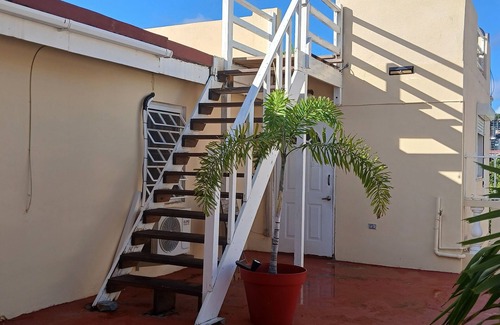 Cole Bay Apartment | Cole Bay - Chic 1-bedroom furished apartment in walking distance to Simpsonbay