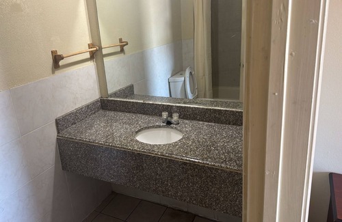 Dallas Hotel | Cole Manor Motel By Oyo Love Field Market Center