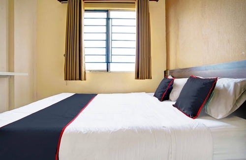 Cimahi Hotel | Collection O Apartment By Boboin Baros Near Stasiun Cimahi