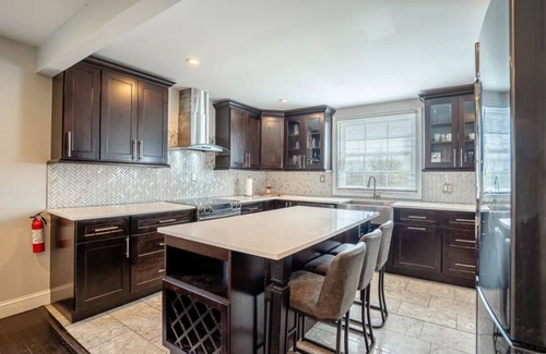 Meriden House | Colonial home near Hiking Trail