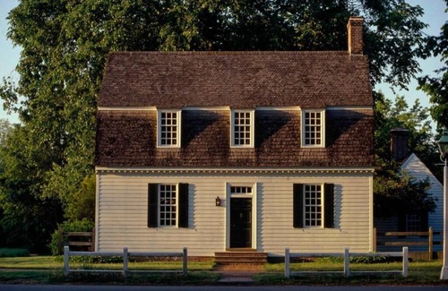 Williamsburg Hotel | Colonial House in Williamsburg! Enjoy Historic Living | Two Pools