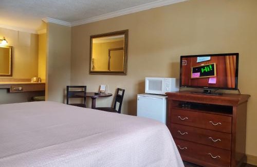 Pigeon Forge Hotel | Colonial House Motel
