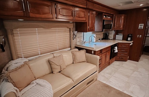 Needles House | Colorado River RV in Enchanting Needles with beautiful views and boat launch.