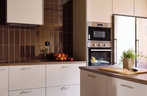 Sundsberg Apartment | Colorful and modern 3br apartment + free parking 30min from Helsinki