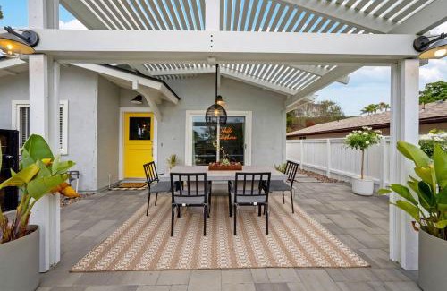 Encinitas House | Colorful & Comfy Gem Close to Beach - Yard - Pkg