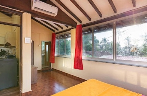 Anjuna Hotel | Colors Guest House
