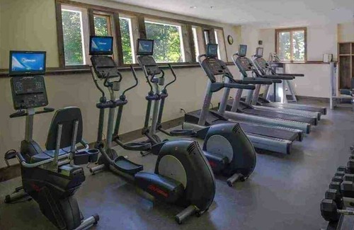 Wilmington Ski Chalet | Come enjoy our 5 bedroom Chalet in Wilmington, Vermont through all 4 seasons!