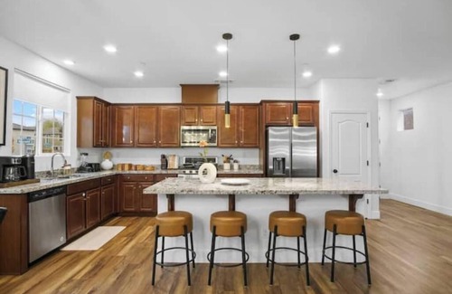Natomas Creek House | Comfort & Elegance: Sacramento Edition
