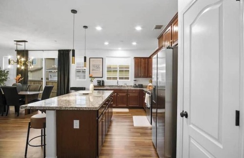 Natomas Creek House | Comfort & Elegance: Sacramento Edition