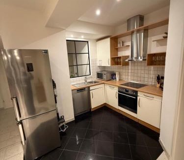 Rhein-Erft-Kreis District House | Comfort in Hürth with pool and fireplace