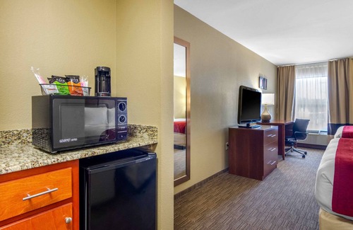 LaGrange Hotel | Comfort Inn & Suites LaGrange East