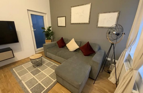 Favoriten Apartment | Comfort & Patio | BG3