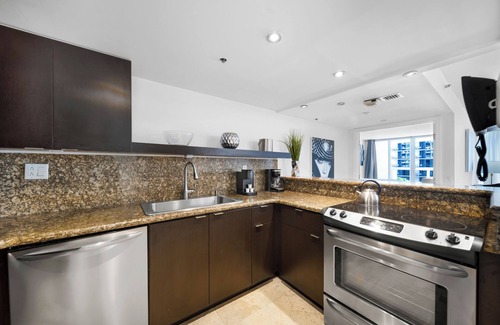 Downtown Miami Apartment | Comfort, Space and Perfect Sunset