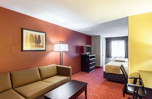 Wichita Hotel | Comfort Suites Airport