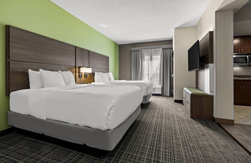 West Ashley Hotel | Comfort Suites Charleston West Ashley