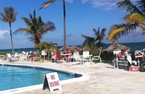Williams Town Condo | Comfortable 2 BR Oceanfront Condo with Ocean View on Freeport's Best Beach
