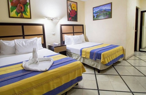 Merida Municipality Hotel | Comfortable 2 Double Room w/Pool Access and Relaxing Garden in Mérida Centro