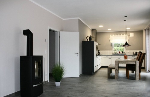 Dranske House | Comfortable 2016 completed and near the beach house with fireplace, sauna