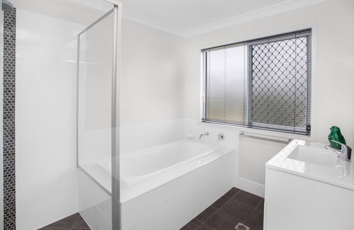 Taigum House | Comfortable 3-Bed Retreat Close Parks