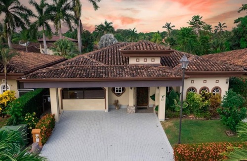 Bejuco Villa | Comfortable 3 bedroom, 3 bathroom private villa with private pool