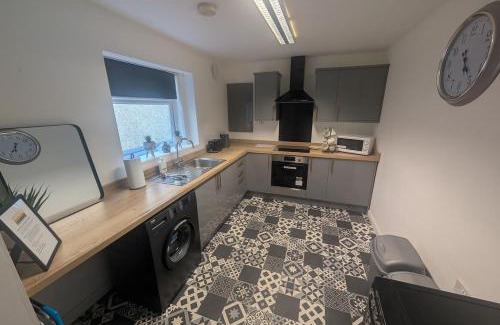 St. Thomas House | Comfortable 3 Bedroom House with Easy City Access