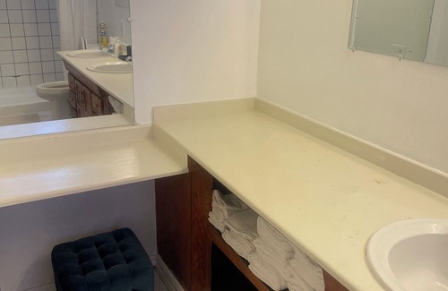 California City House | Comfortable 4-bedroom Stay in Easy Going Cal-City!