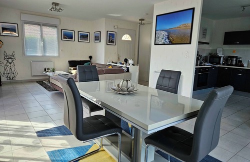 Bourg-en-Bresse Villa | Comfortable 5* villa in Bourg en Bresse, quiet location with private pool.