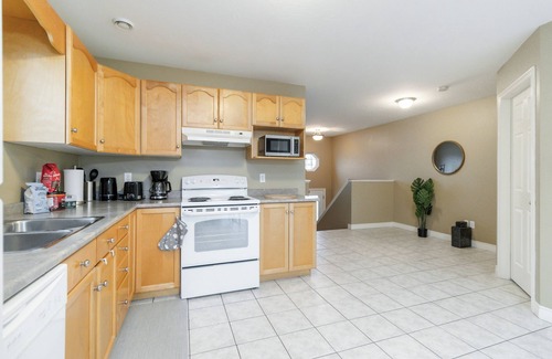 Moncton House | Comfortable and Comfortable 3-bedroom home.