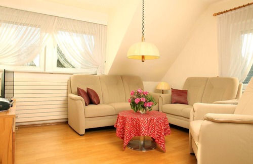 Bockhorn Apartment | Comfortable Apartment in Bockhorn with Private Parking