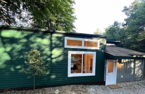 West Olive Cabin | Comfortable Cabin in Wooded Setting, Close to Lake