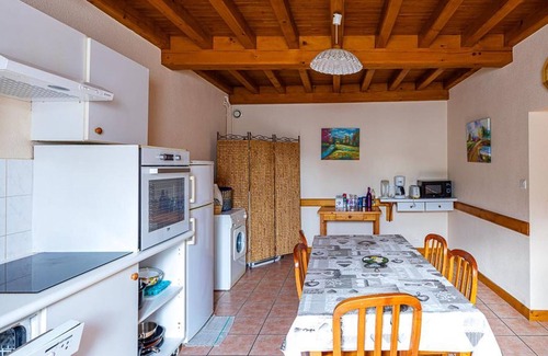 Les Salles Cottage | Comfortable cottage for 7 people with fireplace and pets allowed