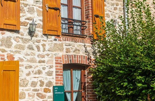 Les Salles Cottage | Comfortable cottage for 7 people with fireplace and pets allowed