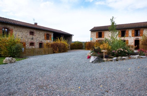 Les Salles Cottage | Comfortable cottage for 7 people with fireplace and pets allowed