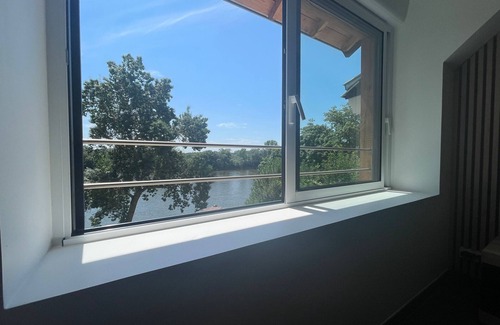 Chalonnes-sur-Loire Cottage | Comfortable holiday home on Chalonnes-sur-Loire island with air conditioning and private parking