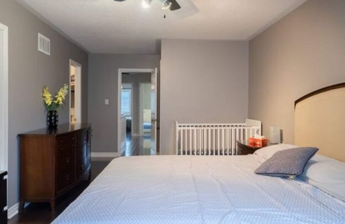 Burlington House | Comfortable Full House- 3 Bedroom + Basement