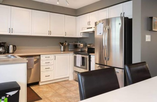 Burlington House | Comfortable Full House- 3 Bedroom + Basement