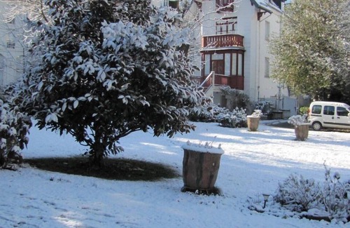 Bagneres-de-Luchon Villa | Comfortable house with garden in the city centre close to the cable car.