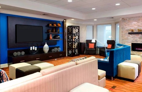 North Myrtle Beach Hotel | Comfortable Pool Retreat Near Alligator Adventure & House of Blues | 4 Rooms