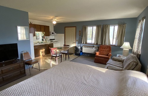 Mountain Home Condo | Comfortable Studio on beautiful Bull Shoals Lake- #7
