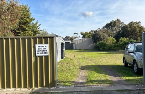 Victor Harbor Apartment | Comfortable Unit Close to the Beach