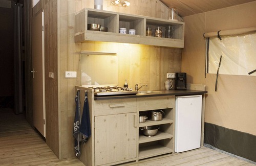 Voorthuizen House | Comfortably Furnished Tent Lodge with Stove near Veluwe