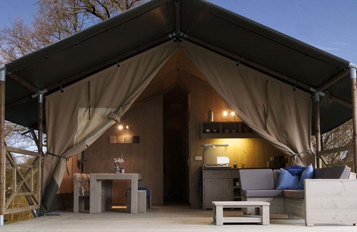 Voorthuizen House | Comfortably Furnished Tent Lodge with Stove near Veluwe