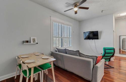 Springfield Apartment | Comfy 2 BR apt with bunk beds - very pet friendly