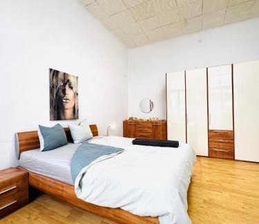 Josefstadt Apartment | Comfy 2BR Apt, for 5P, Easy Access to Stadthalle