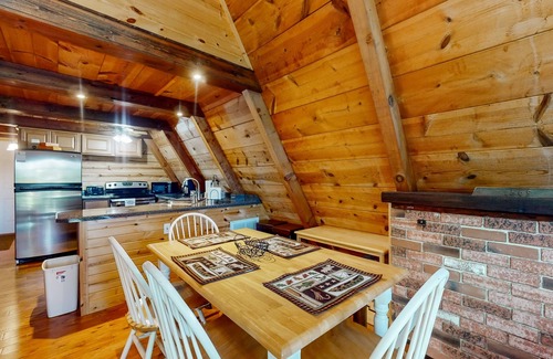 Flat Hollow Marina House | Comfy A-frame cabin with deck, gas grill, Internet, close to marina
