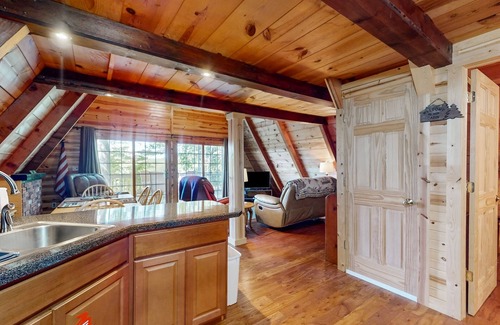 Flat Hollow Marina House | Comfy A-frame cabin with deck, gas grill, Internet, close to marina